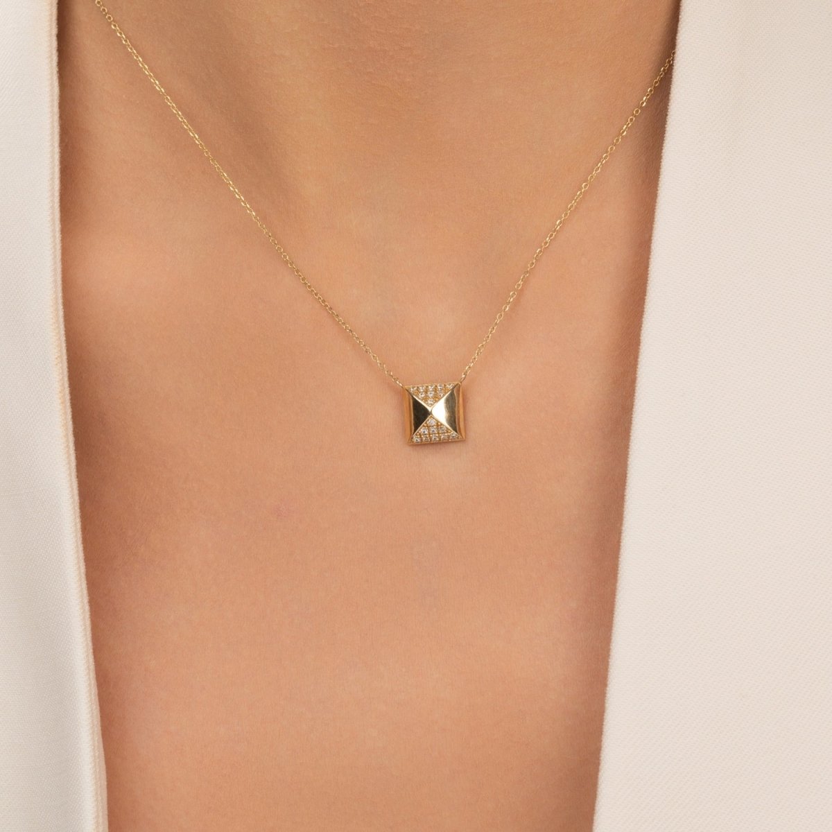 Pyramid Diamond Pendant Necklace - Narcissus