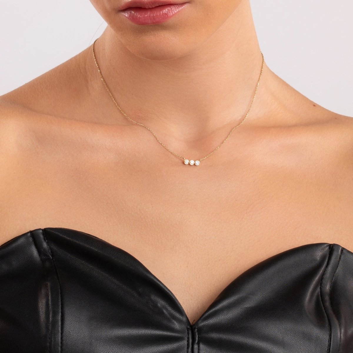Three Diamond Bezel Necklace - Narcissus
