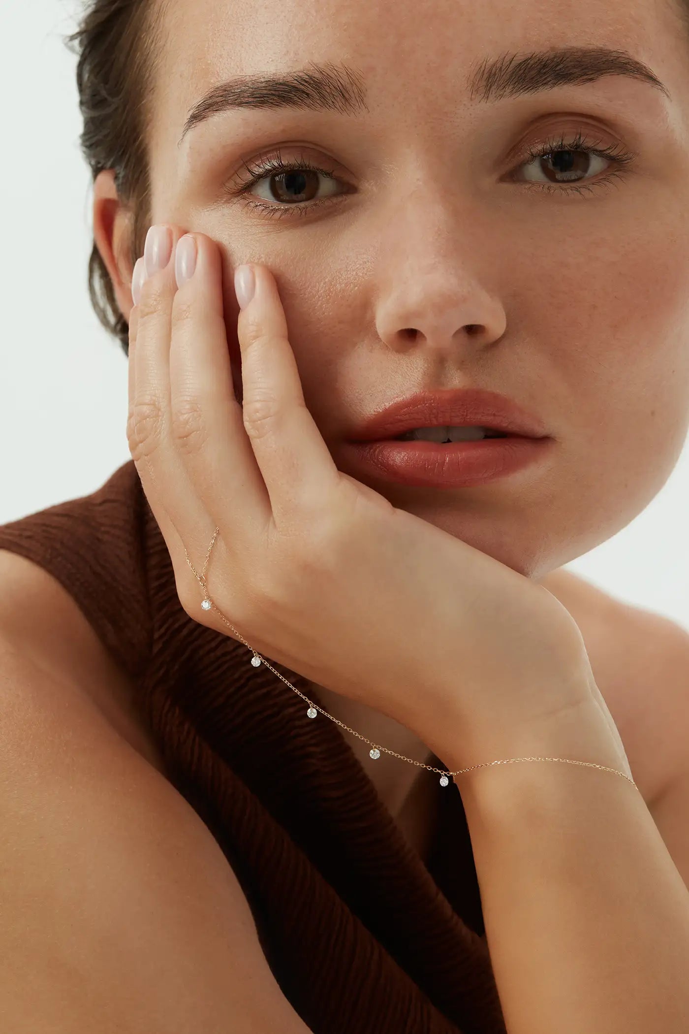 Núde Diamond Hand Chain Bracelet