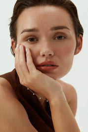 Núde Diamond Hand Chain Bracelet