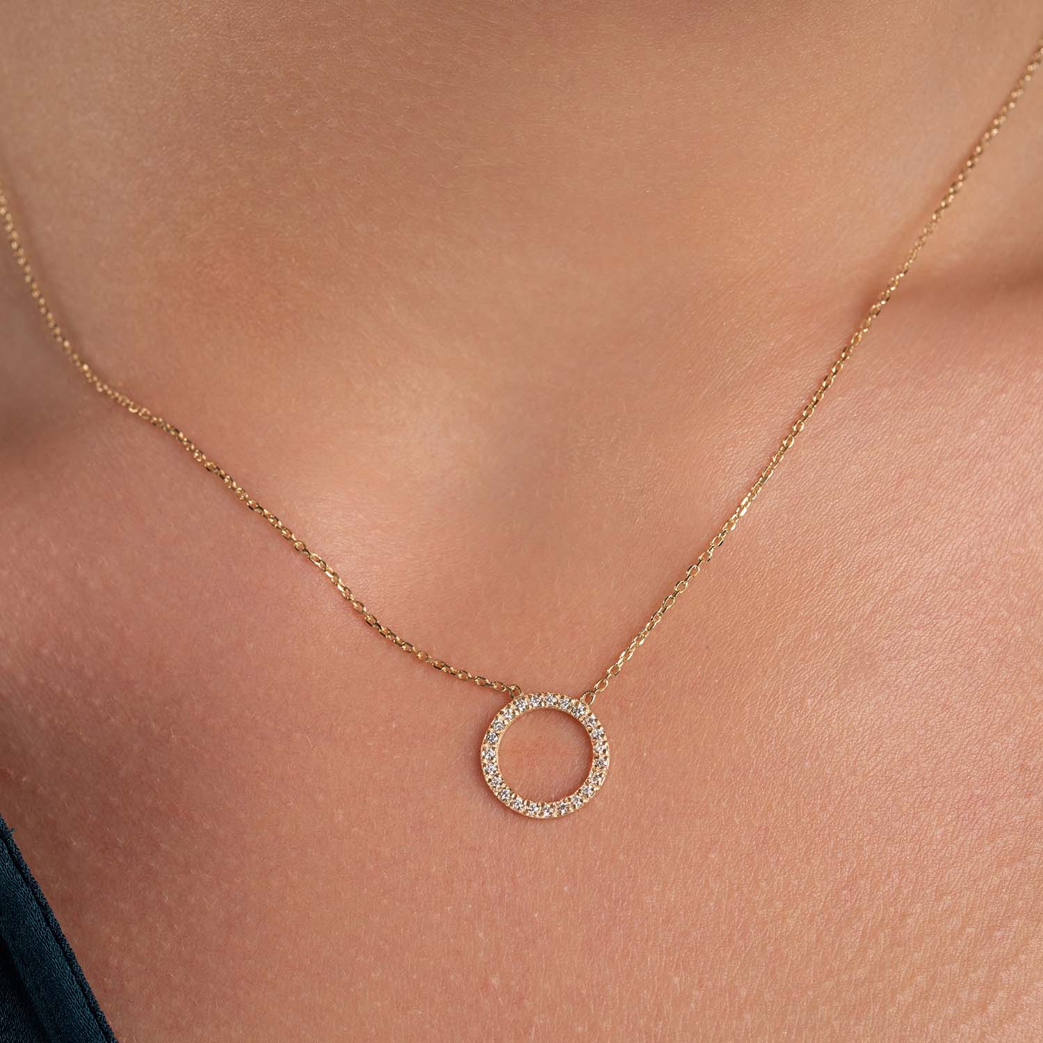 Circle Diamond Necklace - Narcissus