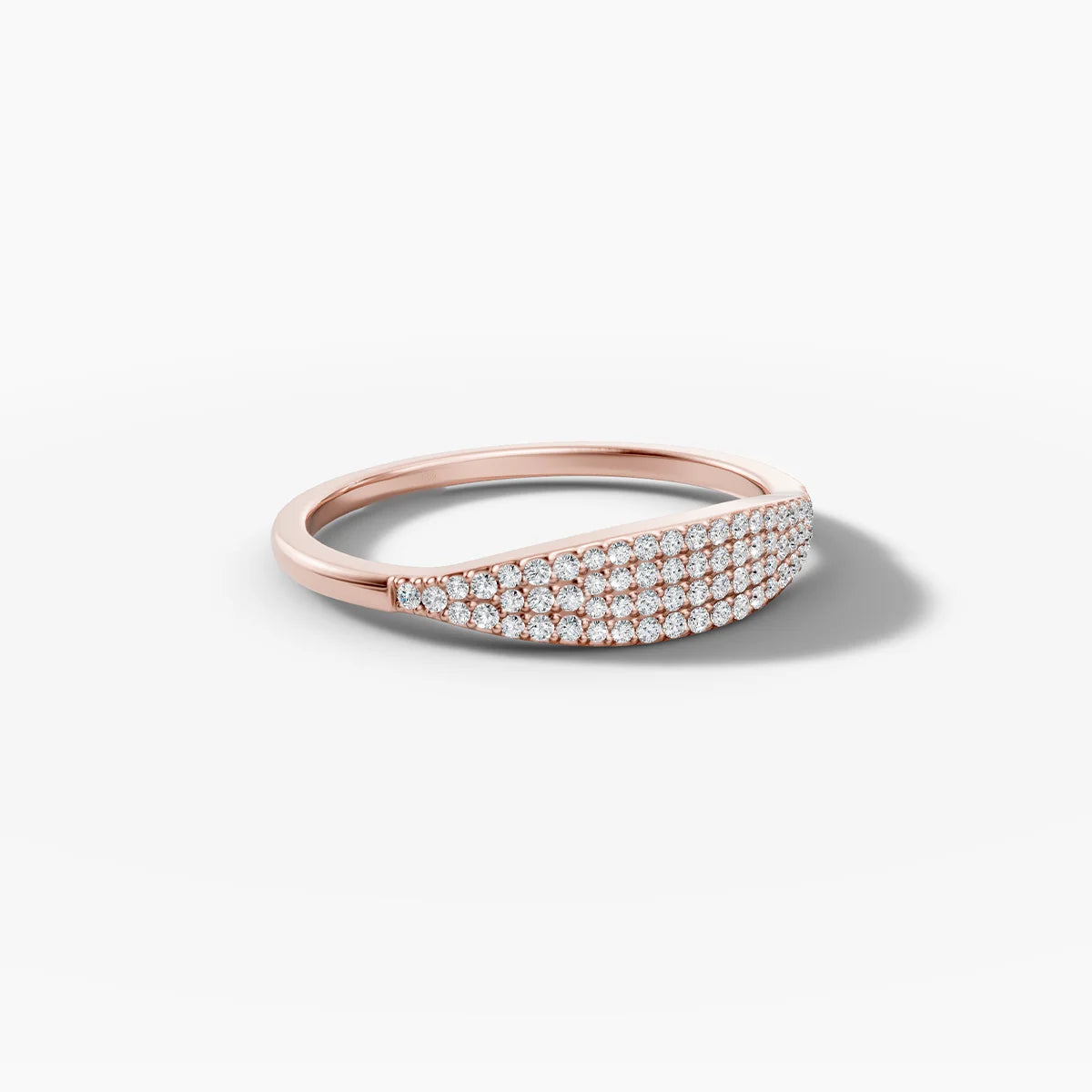Schmaler Siegelring mit Pavé-Diamanten