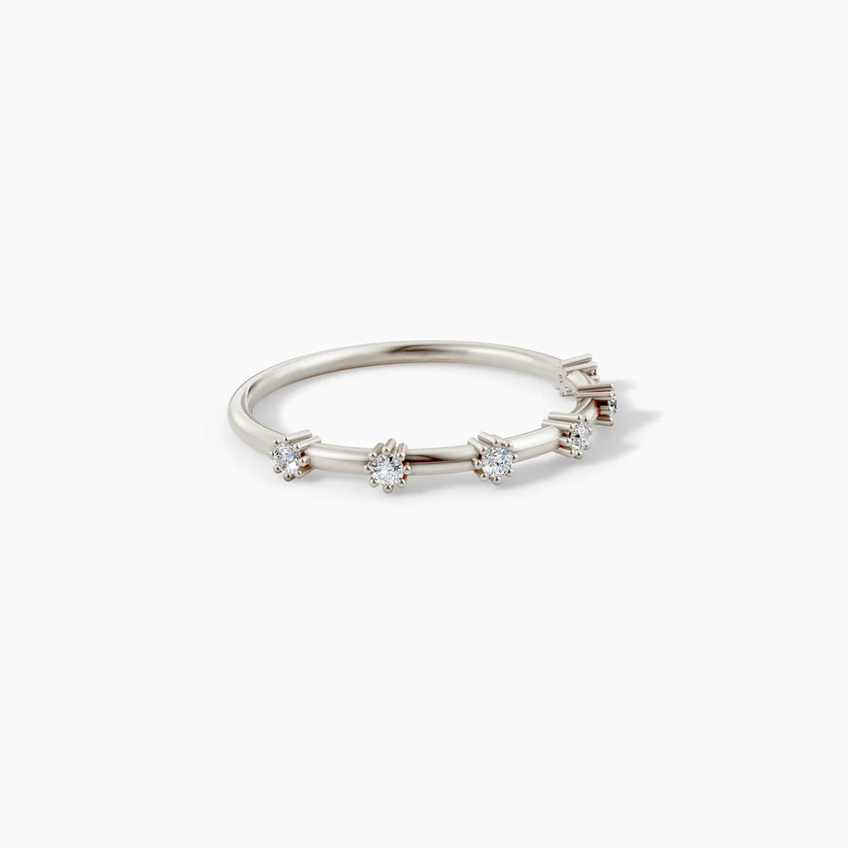 Blumenring mit sechs Diamanten