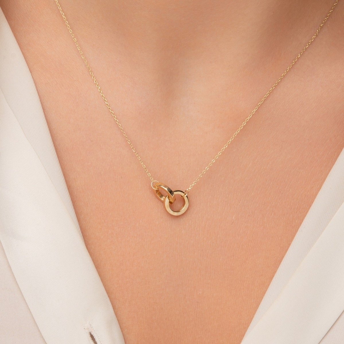 Dainty Double Circle Necklace - Narcissus