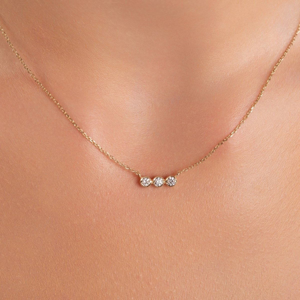 Three Diamond Bezel Necklace - Narcissus