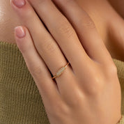 Dainty Pavé Diamond Ring - Narcissus