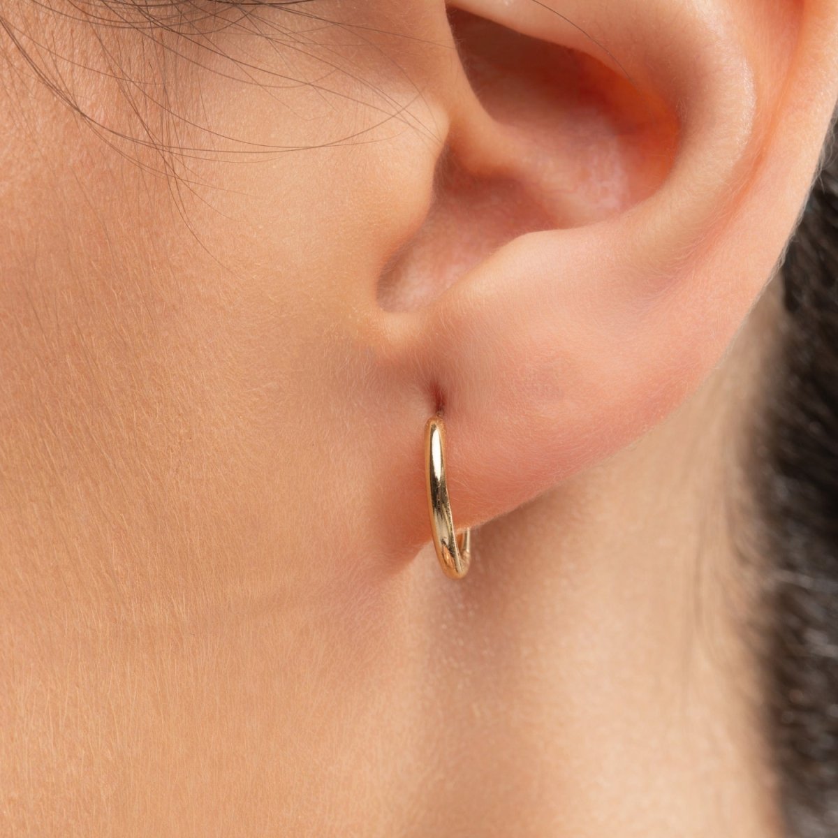 Classic Gold Hoop Earrings - Narcissus