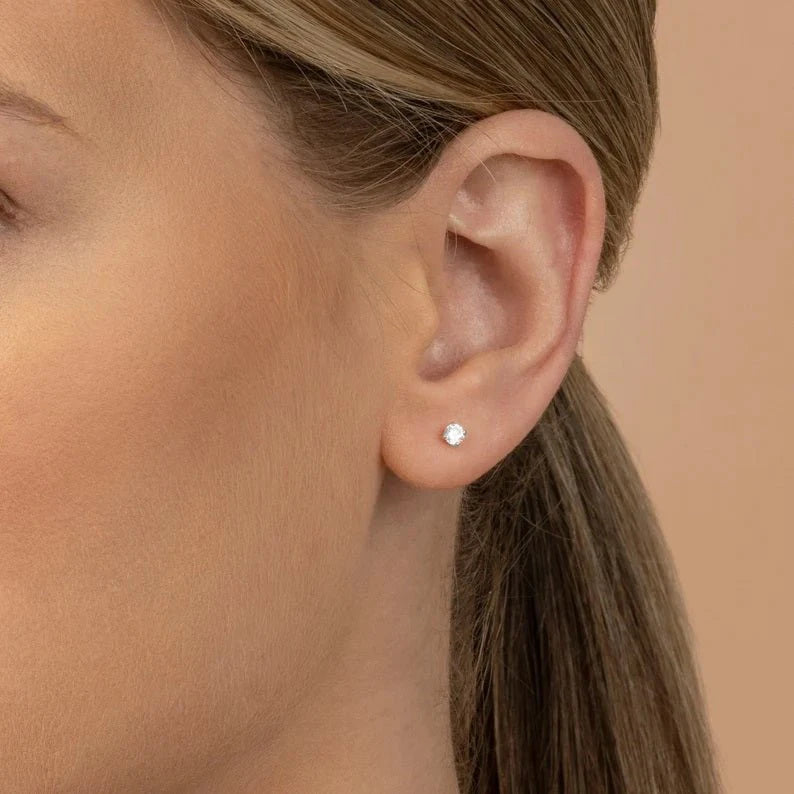 Éclat Diamond Stud Earrings