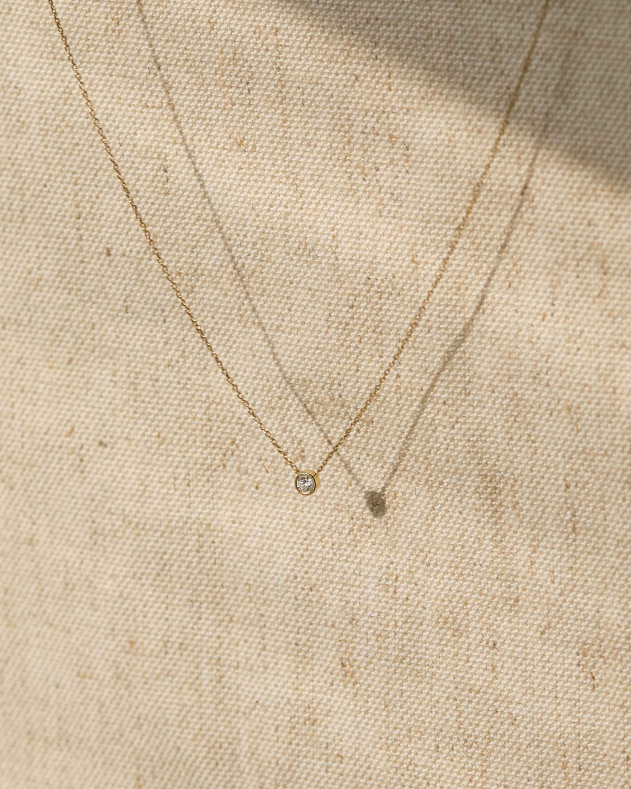 Éclat Diamond Bezel Necklace