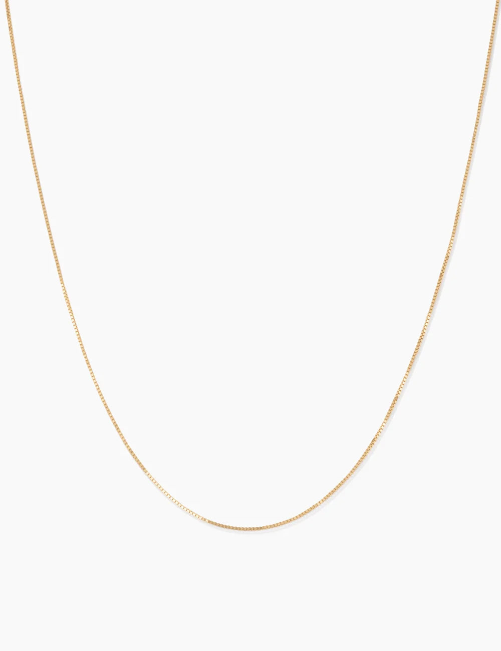 Enea_BoxChainNecklace_FrontView_PDP_1.webp