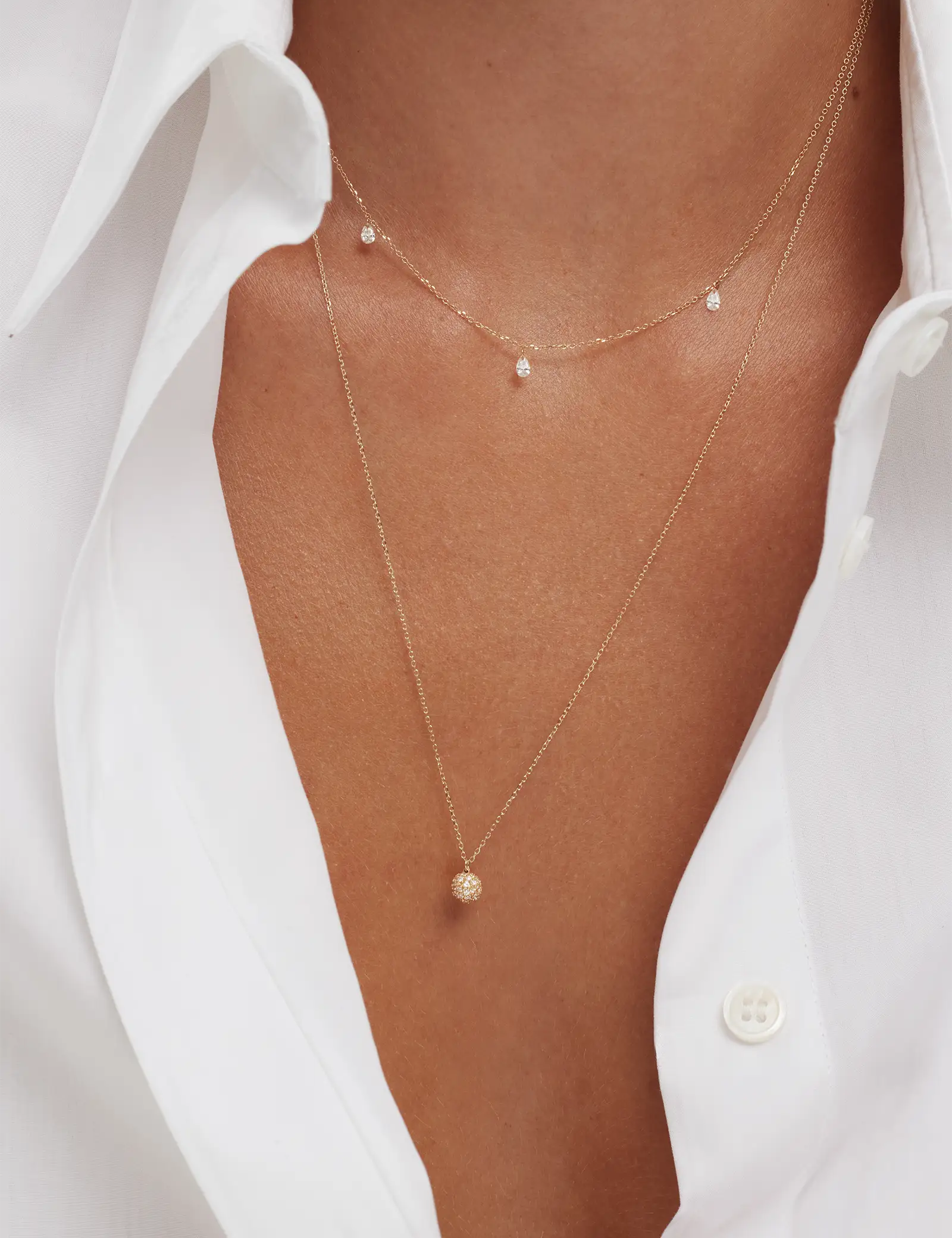 Enea_Drilled_Teardrop_Diamond_Necklace_Onmodel_PDP_03.webp