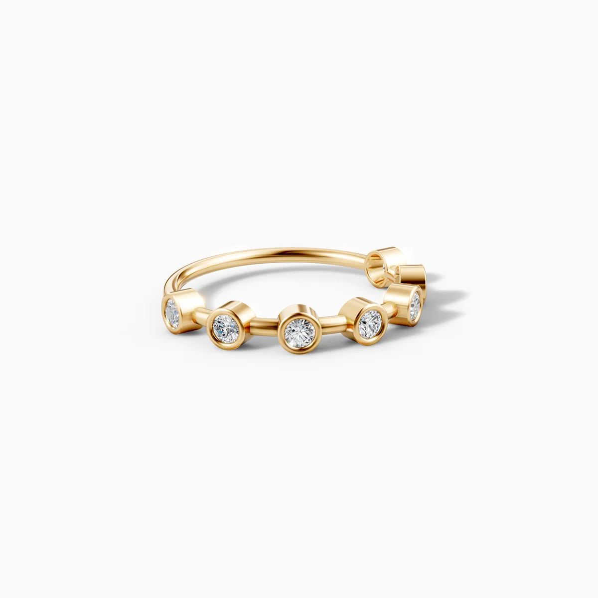 Ring mit mehreren Diamanten im Abstand
