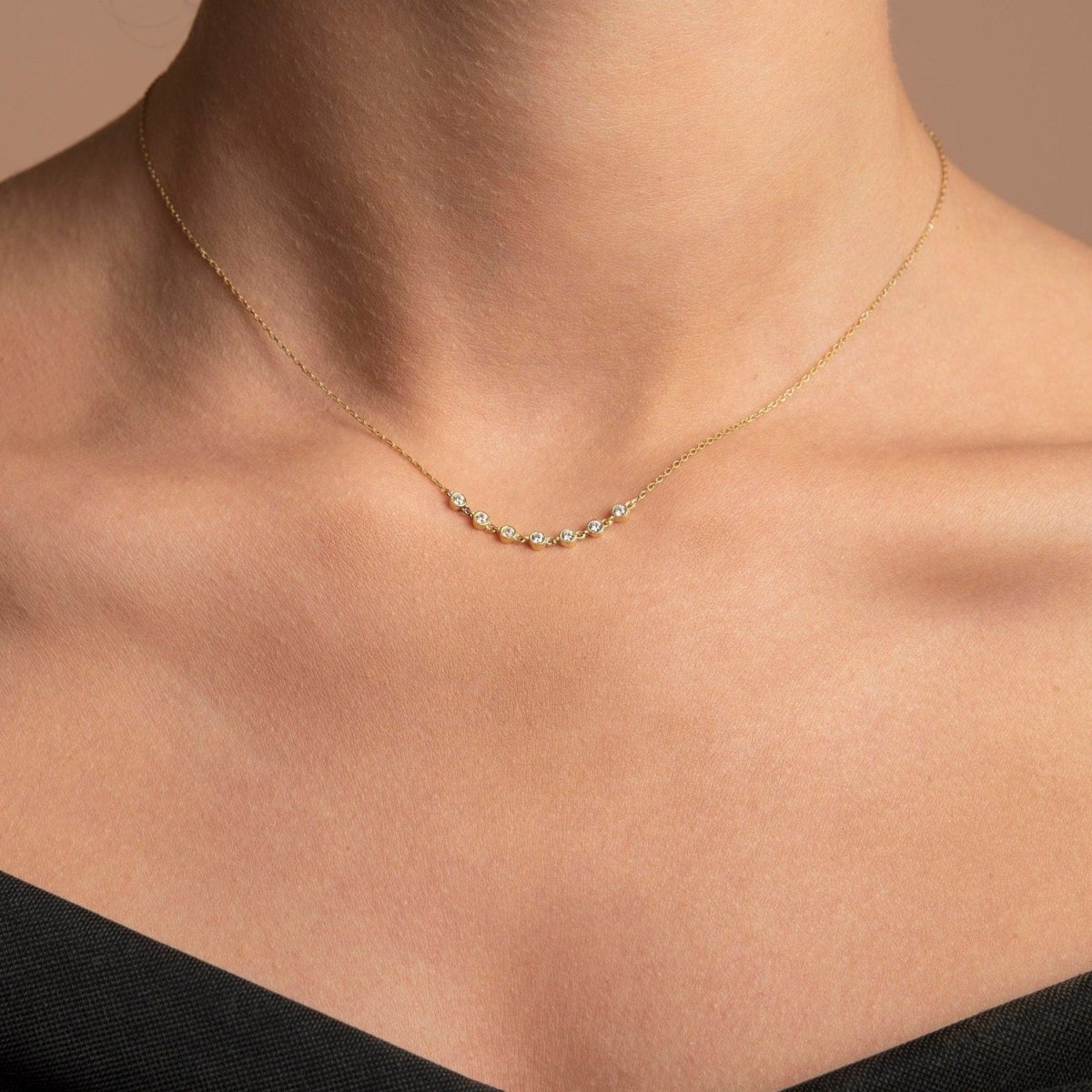 Multi Diamond Bezel Necklace - Narcissus