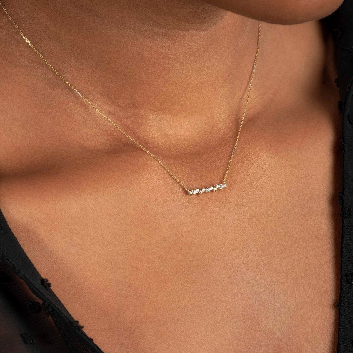 Cluster Bar Diamond Necklace - Narcissus