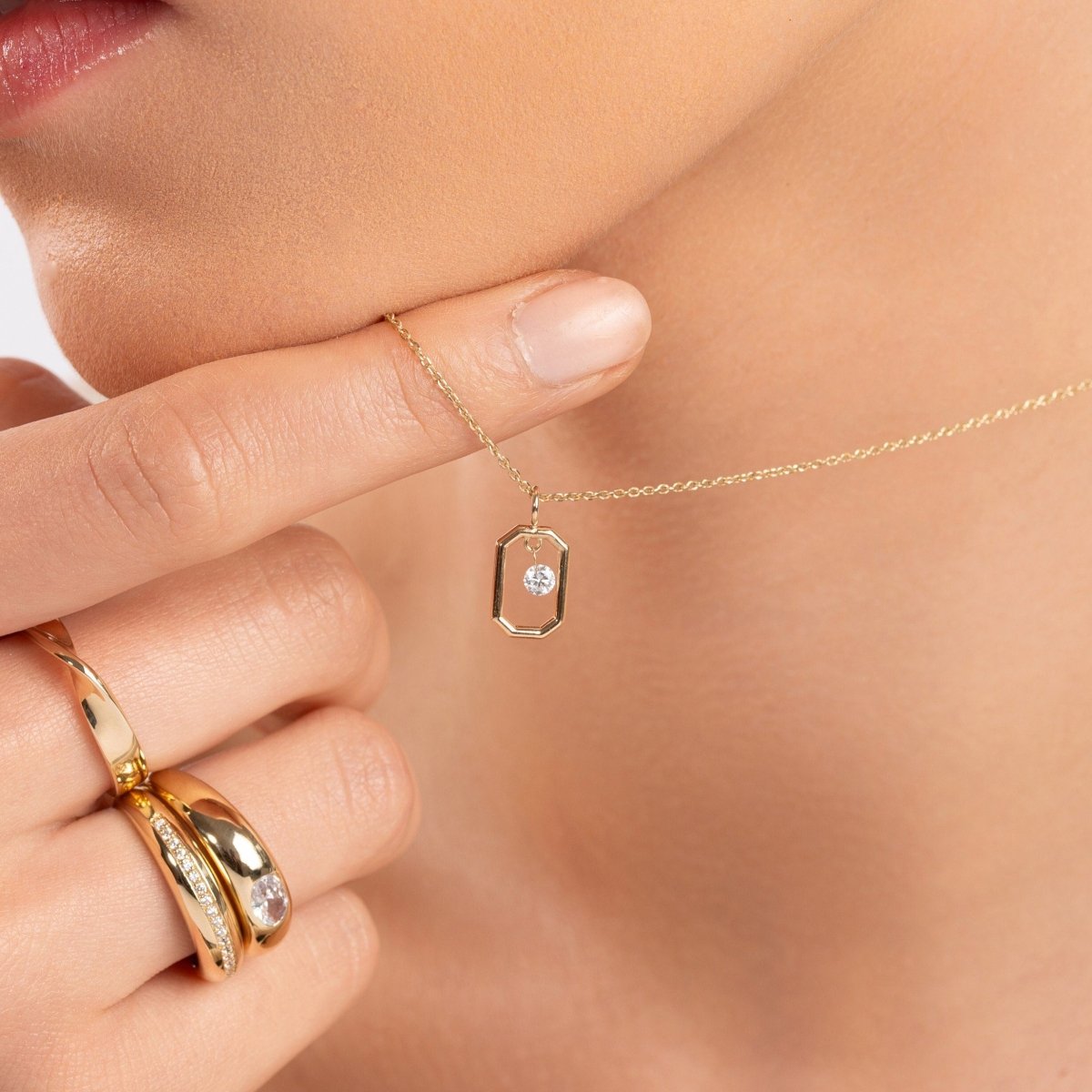Dainty Pendant with Drilled Diamond - Narcissus
